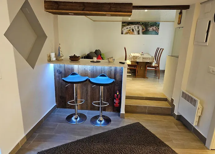 Joli Au Coeur Du Village